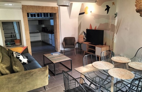 Vers-Pont-du-Gard House | Family house "Pont du Gard", roof terrace, barbecue, Fiber, table soccer.
