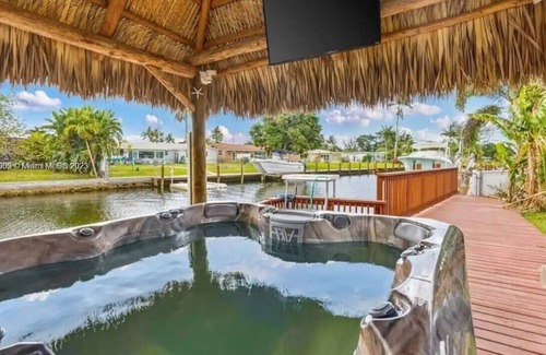 Melaleuca Gardens House | Family House with only 10 min from the beach.