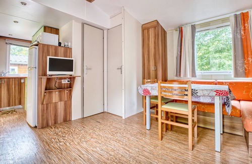 Saint-Chamassy House | Family Mobile Home with Pool – 6 People – 4-Star Campsite
