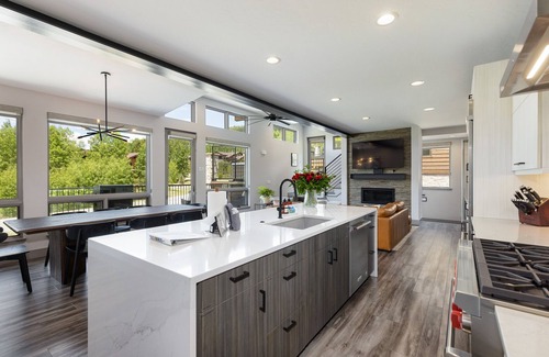 Keystone House | Family Mountain Getaway/Private Hot Tub/Stunning Views