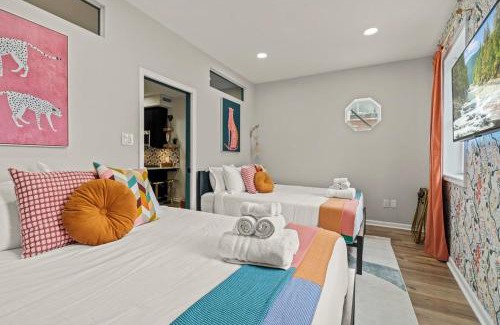 Old City Apartment | Family Oasis with 3BR, Games, BBQ & Fast WiFi