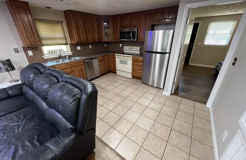 Wetumpka House | Family Oriented I Pet Friendly I High Speed Internet I Private Boat Ramp
