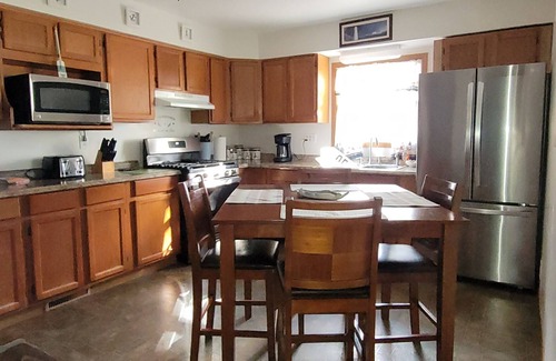 Lacarne House | Family/pet friendly 3 bdrm home Sleep 6 fish cleaning area and boat parking