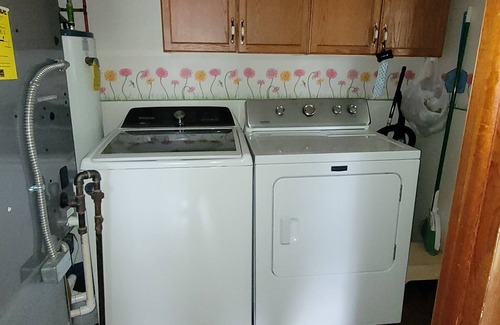 Lacarne House | Family/pet friendly 3 bdrm home Sleep 6 fish cleaning area and boat parking