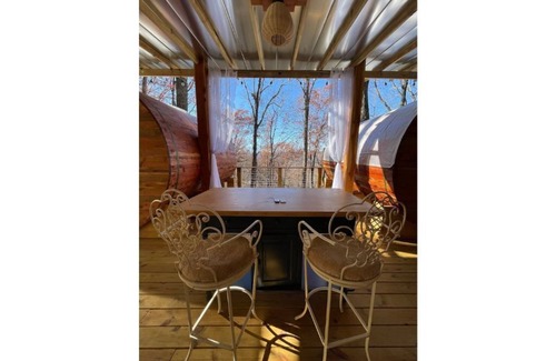 Wildwood Cabin | Family & Pet Friendly Treehouse with Amazing Views