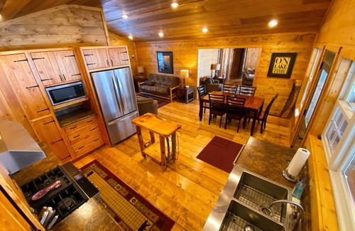 Eagle River Cottage | Family & Pet Friendly Luxury Cottage on Crystal Clear, PRIVATE Meta Lake!