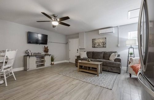 Highpoint House | Family Resort Sleeps 15 Near Beaches