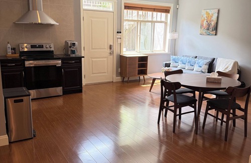 West Side House | Family Room3 w/2 Queen Beds, SHARED Common Space, Private Washroom