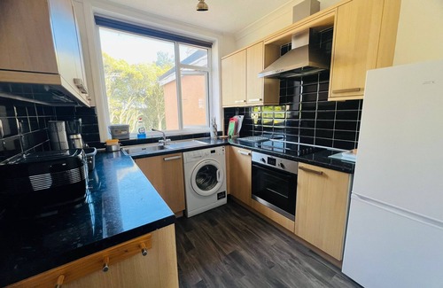 Dawlish Apartment | Family Size Marine Apartment with Sea View