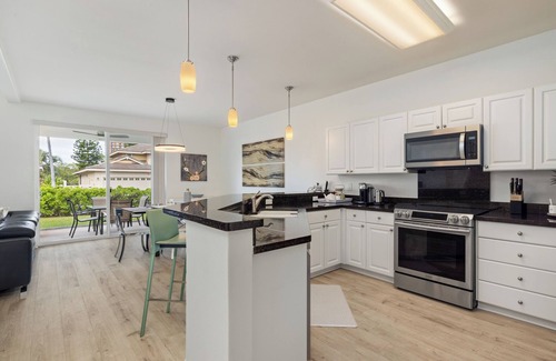 Ko Olina House | Family sized condo minutes walk from beach and golf course in Ko Olina Kai.