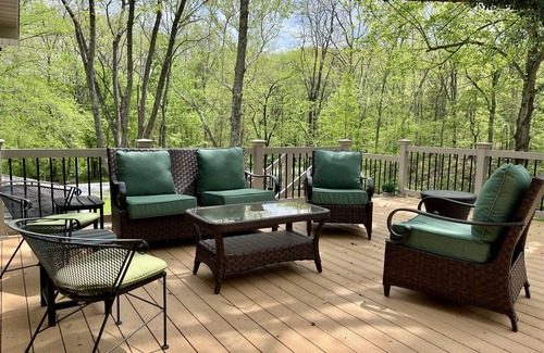 Simpson House | Family Stargazing Retreat Near Hiking