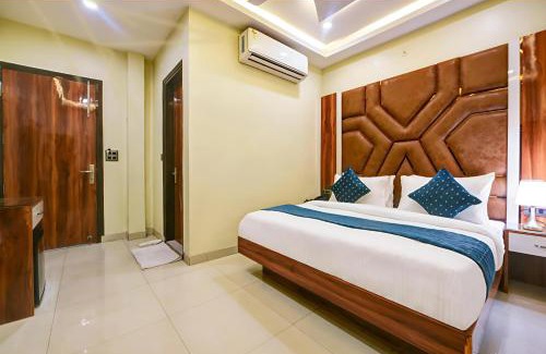 Khattalwada Hotel | Family stay Prem Dlx Hotel -3'Minutes WalkFrom NDLS Railway Station