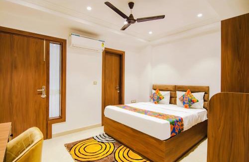 Khattalwada Hotel | Family stay Prem Dlx Hotel -3'Minutes WalkFrom NDLS Railway Station