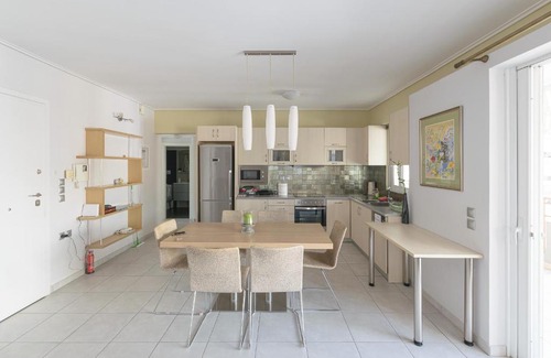 Kaisariani Apartment | Family Sunny 2 bedroom 1700m center 50m busstop,300m busstop Acropolis