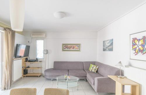 Kaisariani Apartment | Family Sunny 2 bedroom 1700m center 50m busstop,300m busstop Acropolis