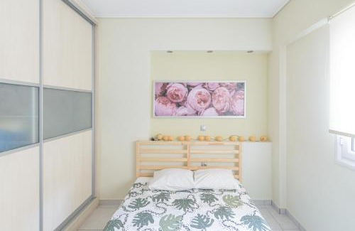 Kaisariani Apartment | Family Sunny 2 bedroom 1700m center 50m busstop,300m busstop Acropolis
