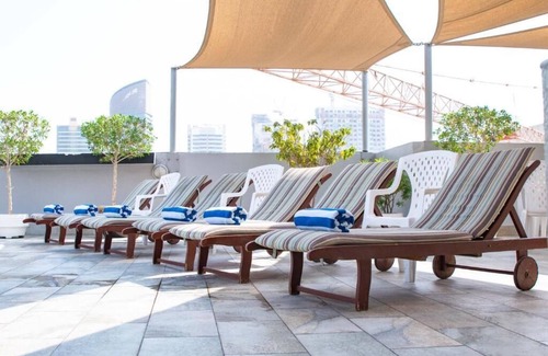 Al Mankhool House | Family Two Bedroom Near Deema Building By Luxury Bookings