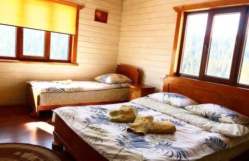 Yablunytsya Apartment | Family