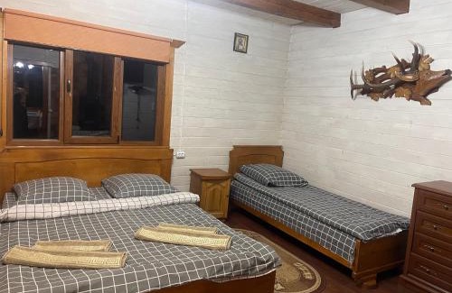 Yablunytsya Apartment | Family
