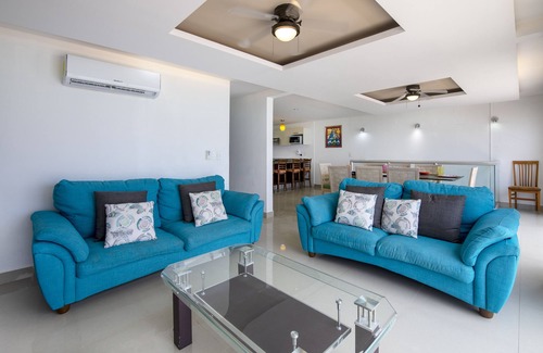 Zona Hotelera Condo | Family vacations apartment ocean view