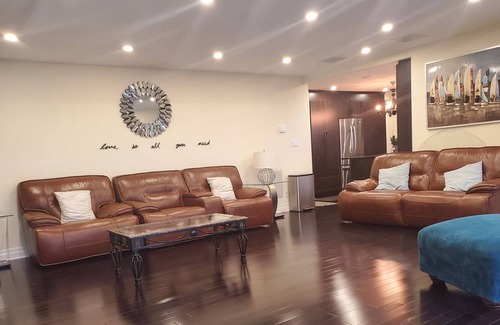Stoney Creek Cottage | Family vacations & (Long stays for winter 10 heads)