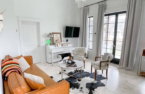 Cleveland Park House | FAMOUS COUNTRY MUSIC VIDEO HOUSE-5 MIN TO BROADWAY