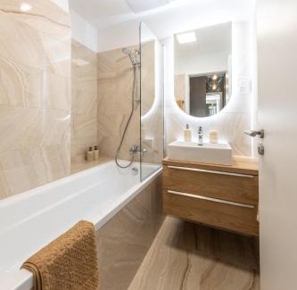 Corvin negyed Apartment | Fancy residence private parking & garden