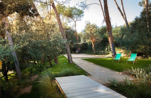 Pernes-les-Fontaines Villa | Fancy Villa Nested in the Middle of the Nature
