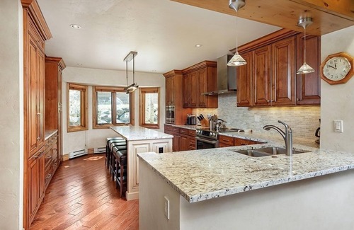 Snowmass Village House | Fanny Hill Mountain Townhome Near Village Mall by The Woodrun V Townhouses by RedAwning