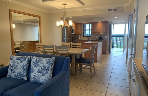 Marco Island Apartment | Fantastic 2 Bedrooms Apartment on Marco Island Beach