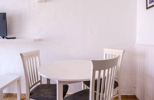 Es Canar Apartment | Fantastic Apartment by the Sea, Pool & Terrace