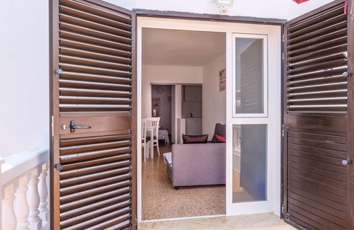 Es Canar Apartment | Fantastic Apartment by the Sea, Pool & Terrace