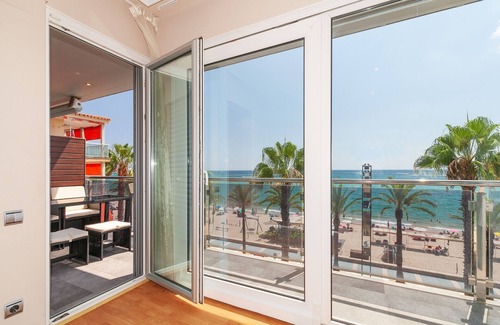 Salou City Centre Apartment | Fantastic beachfront apartment with rooftop pool - UHC LAS PALMAS 175