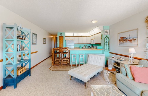Rodanthe Condo | Fantastic condo close to sound and beach with WiFi, shared pool, & private W/D