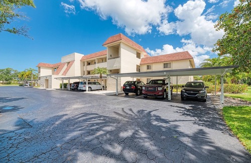 Burnt Store Marina Condo | Fantastic condo with AC in Punta Gorda and elevator access.