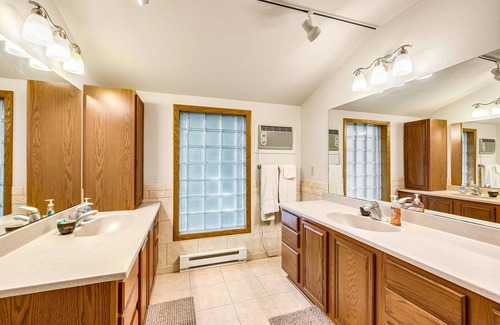 Sturgeon Bay House | Fantastic Door County Beach House - BOOK NOW FOR FALL '24!