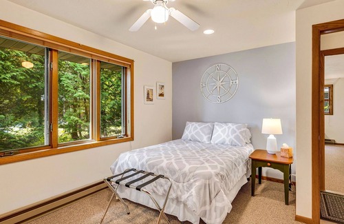 Sturgeon Bay House | Fantastic Door County Beach House - BOOK NOW FOR FALL '24!