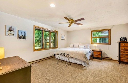 Sturgeon Bay House | Fantastic Door County Beach House - BOOK NOW FOR FALL '24!