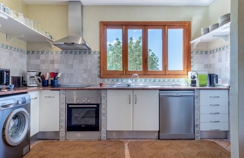 Campos Villa | Fantastic Finca with Pool, Terrace with Lounge Area, Air Conditioning and Wi-Fi
