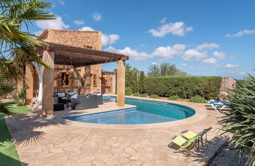 Campos Villa | Fantastic Finca with Pool, Terrace with Lounge Area, Air Conditioning and Wi-Fi