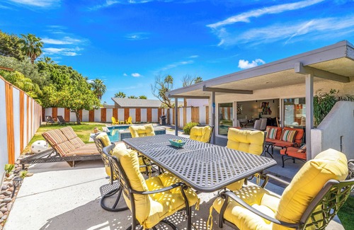 Sunrise Vista Chino House | Fantastic House With Mountain Views, Private Yard, Pebble-Tech Pool. Location