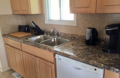 Okanagan-Similkameen House | Fantastic Lake Views! Complimentary Wine! What More Could You Ask for?!