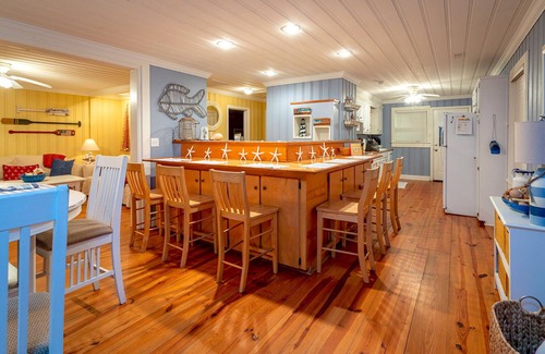 Emerald Isle Cottage | Fantastic Ocean Front Cottage with Private Swimming Pool right on the Beach!