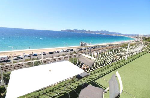 La Croix des Gardes Apartment | Fantastic sea view for this 2 bedroom up to 6 people 327