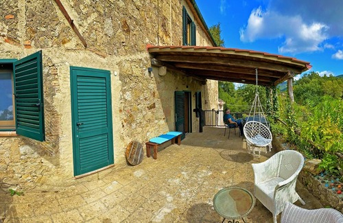 Sassofortino House | Fantastic stone house with several terraces and views of the Maremma