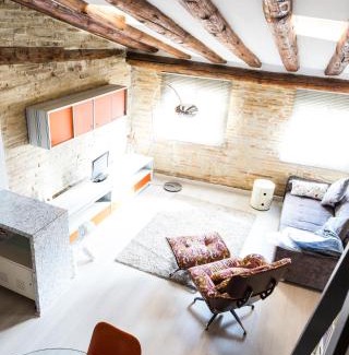 Zaragoza Old Town Apartment | FANTASTICA BUHARDILLA PZ. PILAR