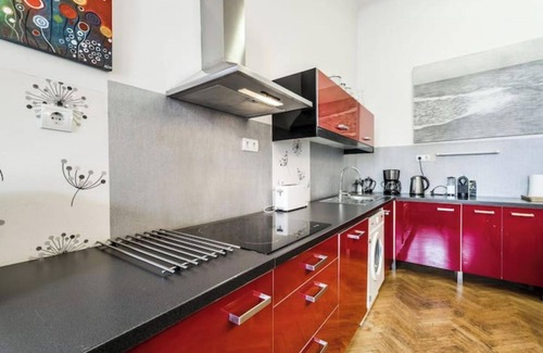 Nepszinhaz negyed Apartment | Fantastique Appartement Pour 13 Personnes Avec 3 Salles de Bain