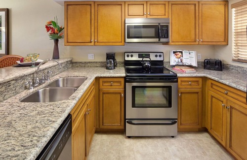 Kissimmee Condo | Fantasy World Resort - 2br/sleeps 6 Friday check-in
