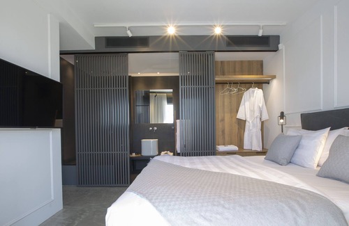 Fternon Villa | Faos Two High-End Villa overlooking Mikros Gialos Bay!