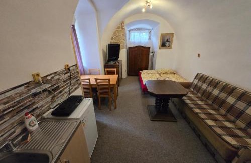 Choustnikovo Hradiste House | Fara Choustníkovo Hradiště